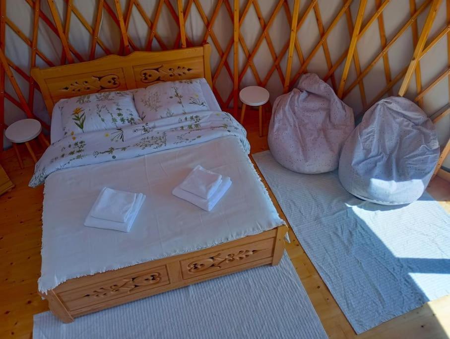 Woda Gory - Glamping Caloroczny Szlembark